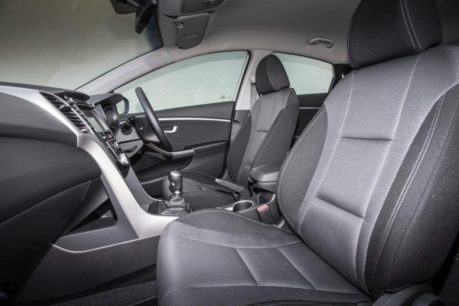  Hyundai i30 5-Door 2015 года  (UK) (фото 19 из 20)